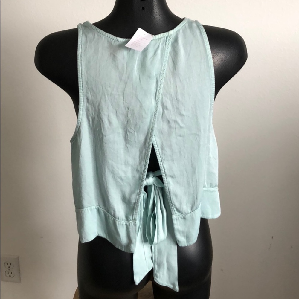 Tie back crop top (3 for $25) - Picture 2 of 2